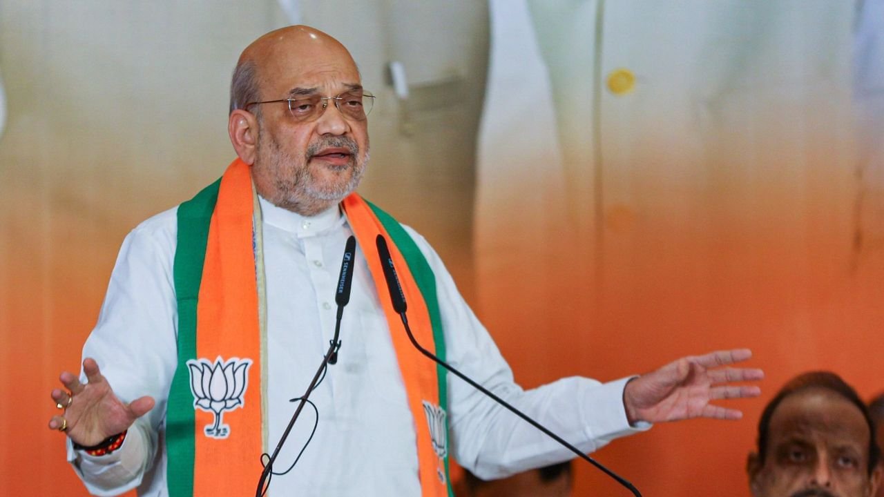 કેન્દ્રીય ગૃહ અને સહકાર મંત્રી અમિત શાહે આજે આણંદ ખાતે યોજાયેલા ભવ્ય સહકારી સંમેલનમાં દેશના સહકારી ક્ષેત્ર માટે અનેક મહત્વપૂર્ણ જાહેરાતો કરી