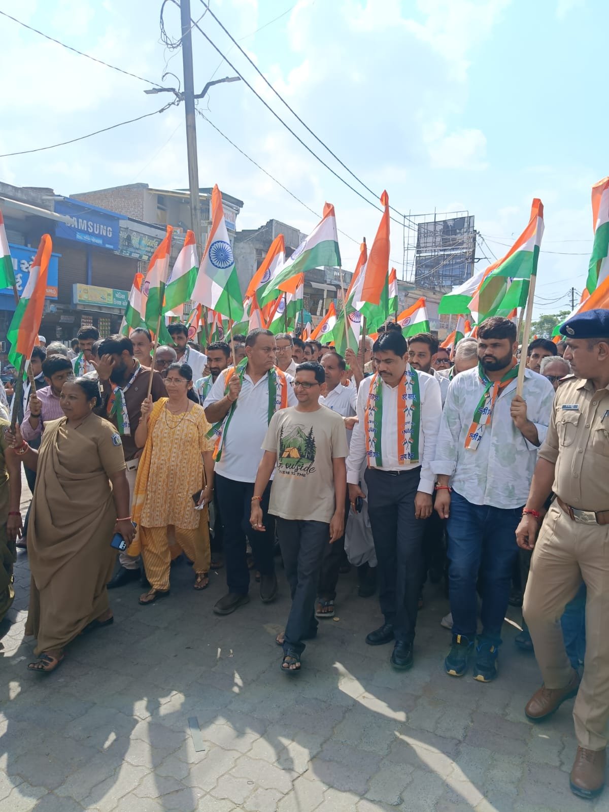 હર ઘર તિરંગા અભિયાન:: સોજીત્રાના ધારાસભ્ય શ્રી વિપુલ પટેલના  અધ્યક્ષપદે તારાપુર  નગરપાલિકા વિસ્તારમાં  તિરંગા પદ યાત્રા યોજાઈ