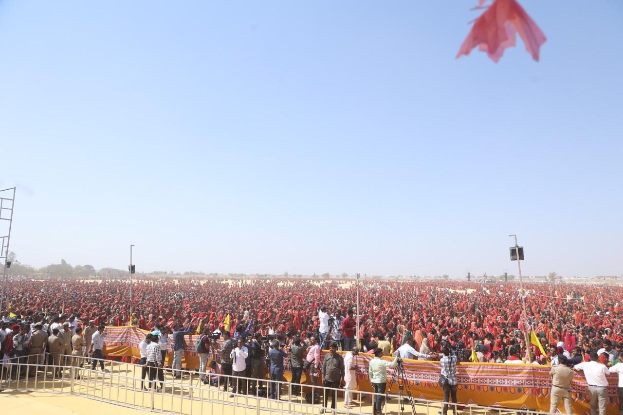 ભાવનગરમાં વર્લ્ડ રેકોર્ડ સર્જાયો: માલધારી સમાજની 75000 બહેનોએ રજૂ કર્યો હુડા રાસ