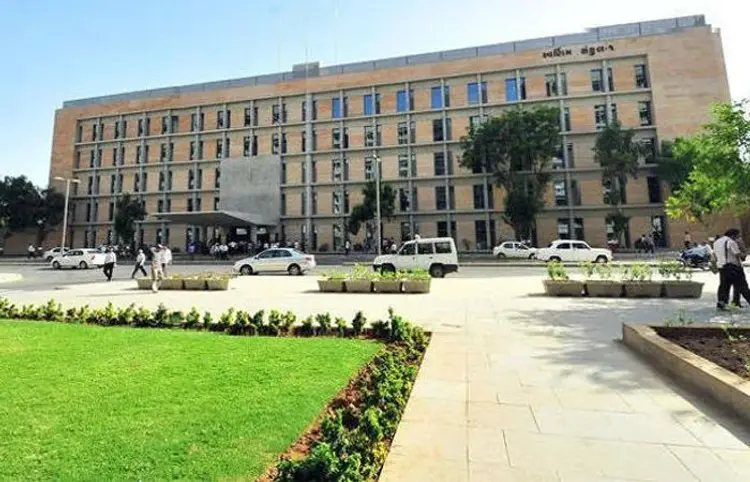 સોના-ચાંદીમાં જોરદાર તેજી: ચાંદી ₹3.13 લાખ, સોનું ₹1.46 લાખ