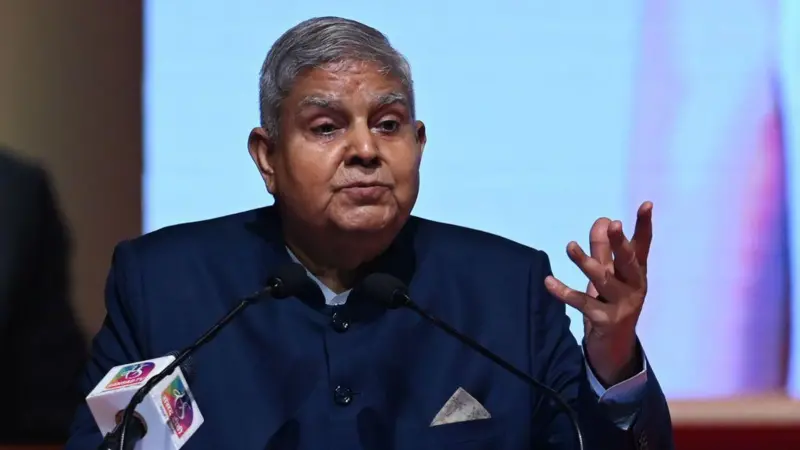 આરોગ્ય જ કારણ કે પછી રાજકીય ખેલ? જગદીપ ધનખડના રાજીનામાં પર કેમ ઉઠી રહ્યા છે સવાલ