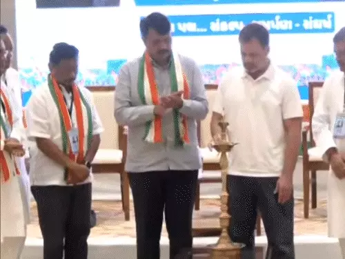 લોકસભાના વિરોધપક્ષના નેતા રાહુલ ગાંધી આણંદની મુલાકાતે: નવનિયુક્ત જિલ્લા કોંગ્રેસ પ્રમુખોની ત્રણ દિવસીય પ્રશિક્ષણ શિબિરનું ઉદ્ઘાટન કર્યું